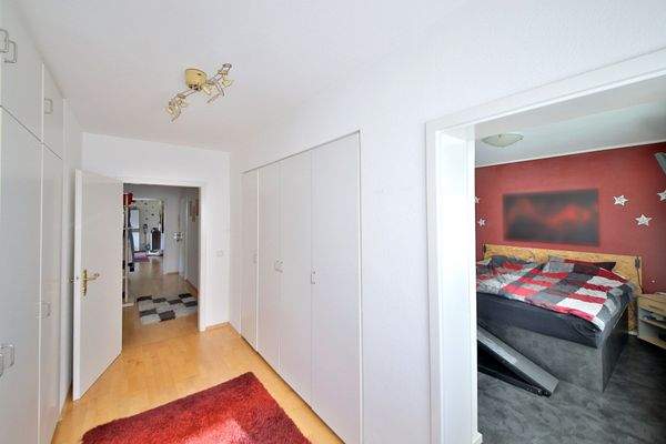 Flur mit Einbauschränken