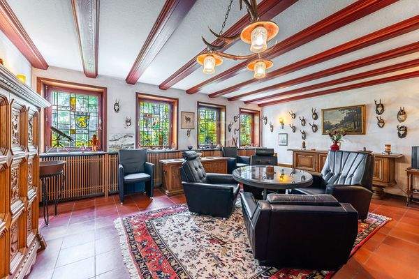 Zimmer mit offenem Kamin - EG