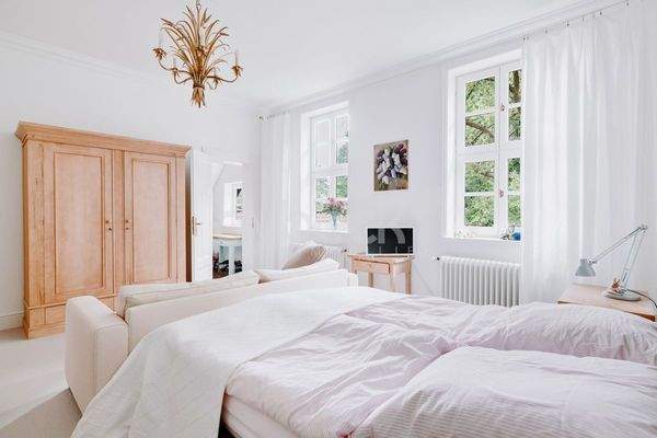 Einliegerbereich geräumiges Zimmer