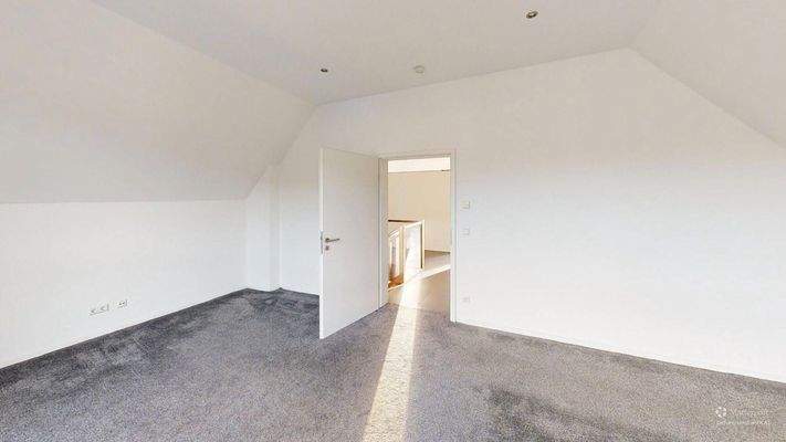 Bad-Mergentheim-Bedroom-Defurnished