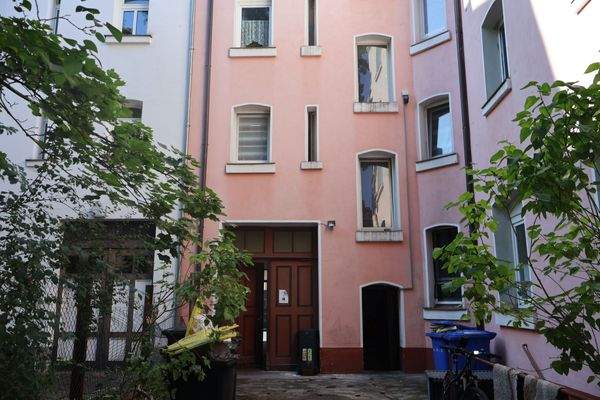 Hinter dem Haus Pic1 VKWMSMFH