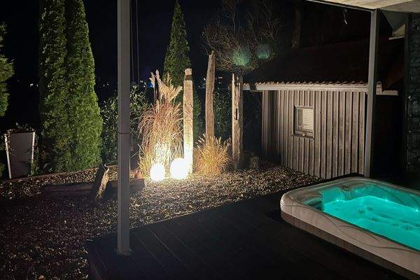 Außen-Whirpool und Dusche