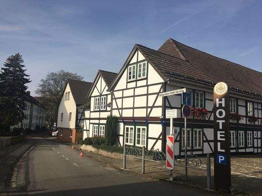 Einfahrt zur Wohnanlage