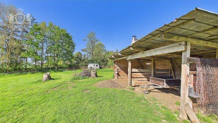 Weitläufige Außenanlage