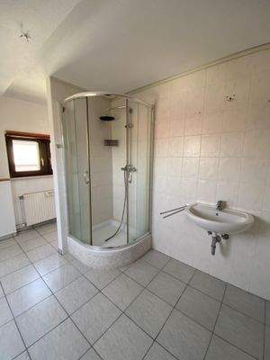 45071031-Bad mit Dusche