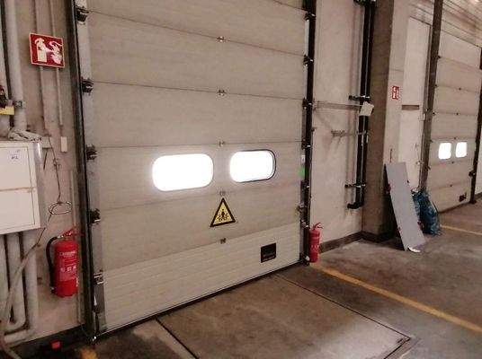 ROLLTORE UND LADEBRÜCKEN