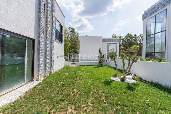 Elegant Villas with Pool and Garden in İstanbul, Şile