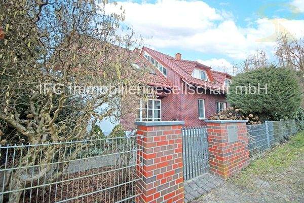 Hausansicht Straßenseite