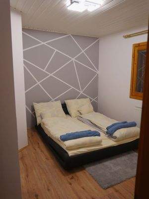 Schlafzimmer untere Wohnung1 (1).JPG