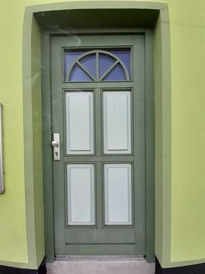 Eingangstür Neue-Tor-Str 8.jpg