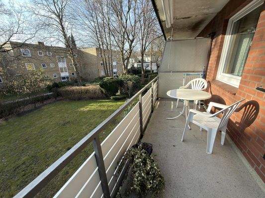 Balkon mit Blick nach rechts