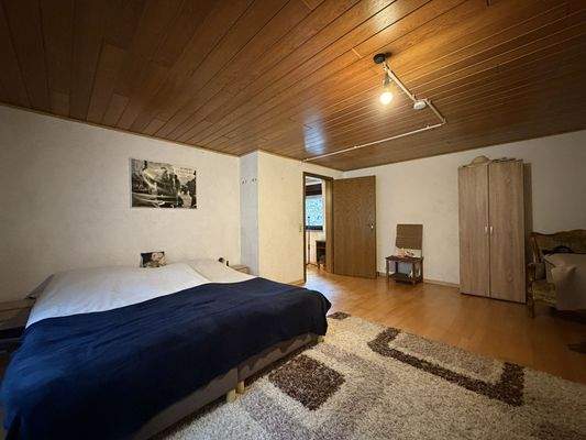 Schlafzimmer 1. OG Haus links