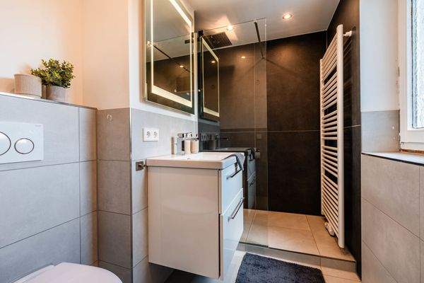 Schalfzimmer Bad 1.OG