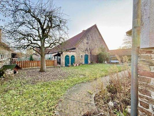 Innenhof (ohne Scheune)