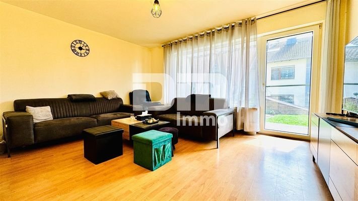 Souterrain Wohnzimmer / Esszimmer /Zugang Terrasse