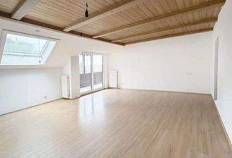 Wohnzimmer_Balkonzugang