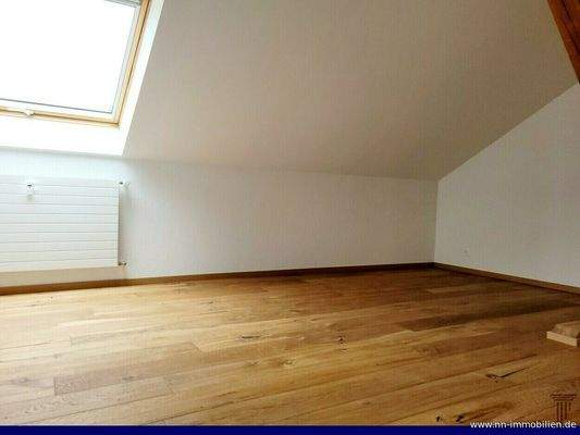 helles Kinderzimmer oder Büro