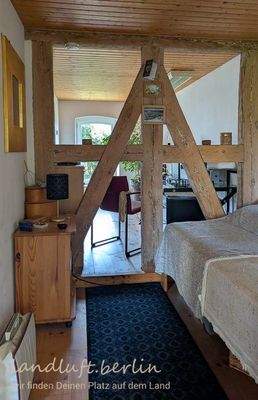 Zwischen den beiden kleinen Räumen im Südgiebel wurde Ausfachungen entfernt.jpg