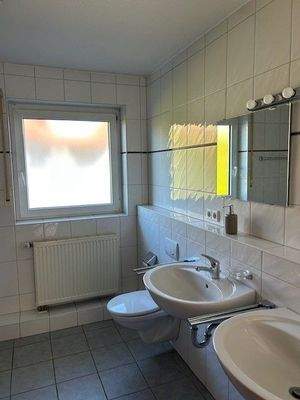 Tageslichtbad im 1. OG.jpg