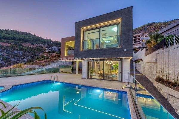 Stylish Houses with Private Pools in Alanya