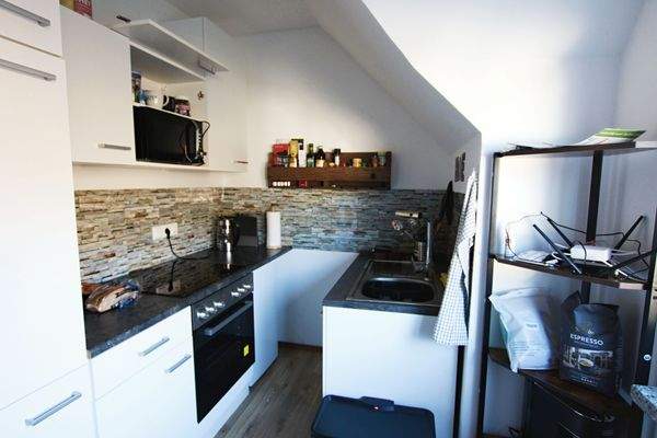 Wohnung 5 Küchenzeile.jpg