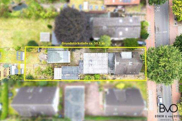 Grundstück mit circa Maßangaben