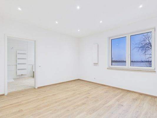 Master Schlafzimmer mit Bad en Suite und Dachterrasse