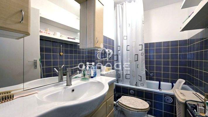 Badezimmer mit Wanne