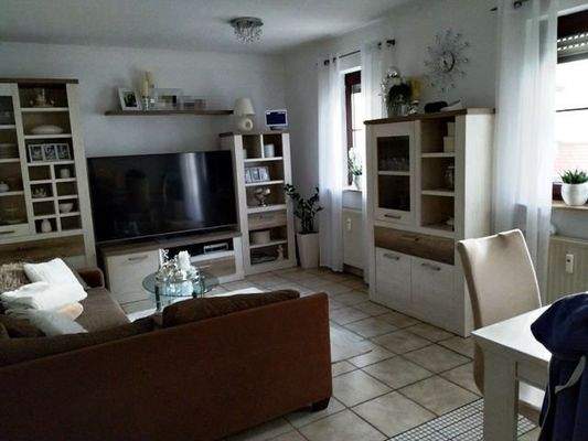 OG_Wohn-/Esszimmer mit Fliesenboden