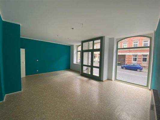 Zimmer 1 mit Zugang über Strasse