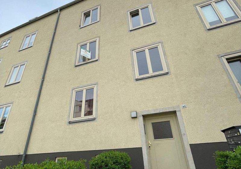 Beethovenstr. ***SUPER! schöne Lage und 2 Räume + Balkon ***
