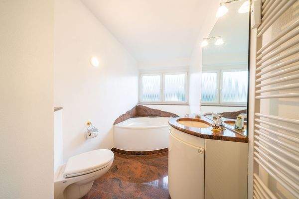 Wohnung 4 008 Bad.jpg