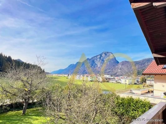 Blick auf den Stadtberg, Pendling und die weiten Felder