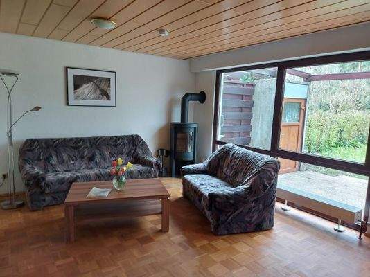 Der Wohnbereich mit Kamin