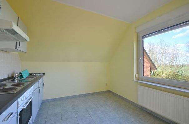 Küche im ausgebauten Spitzdach über der Doppelgara