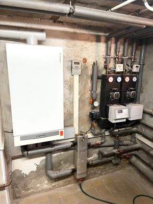 moderne Gastherme 2008 mit WMZ.jpeg