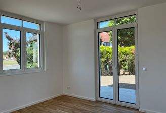 Alle 3 Etagen mit Fußbodenheizung und Eichenparkett