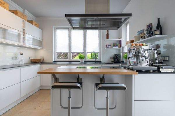 Hochwertige Einbauküche