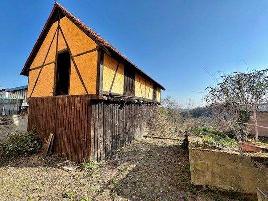 Nebengebäude mit viel Platz