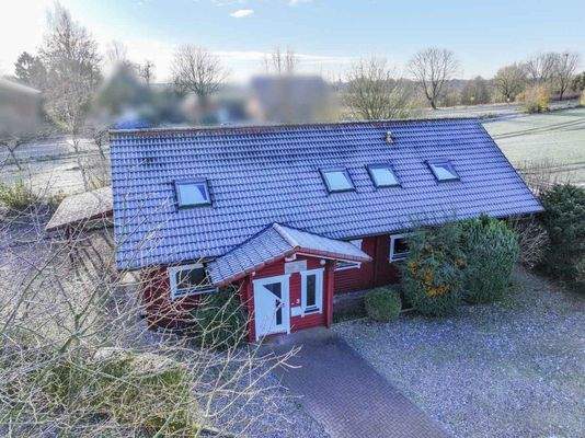 Hausfront mit Dachtraufe