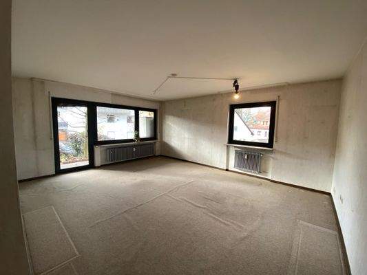 Wohn-Esszimmer mit Terrasse