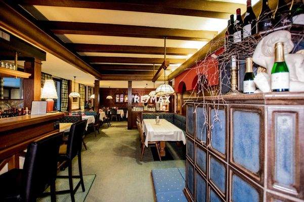 Verbindung Frühstücksraum mit Barbereich