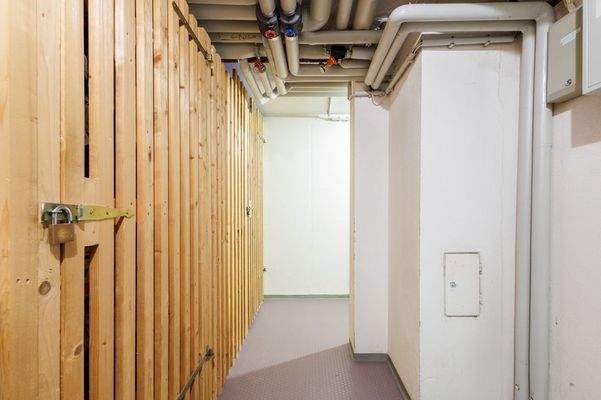 Kellerabteil mit Fenster