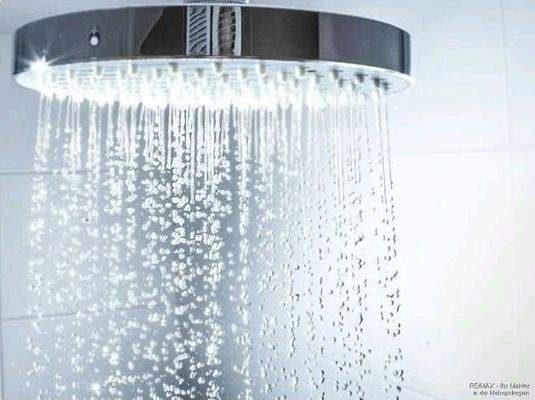 Dusche auf Wunsch auch im Gäste WC