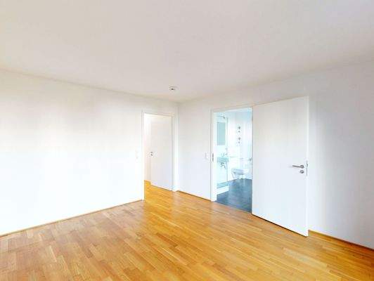 Lichtdruchflutetes Schlafzimmer