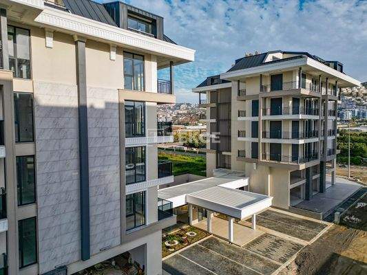 Properties with Beautiful Views 350 m from the Sea in Alanya