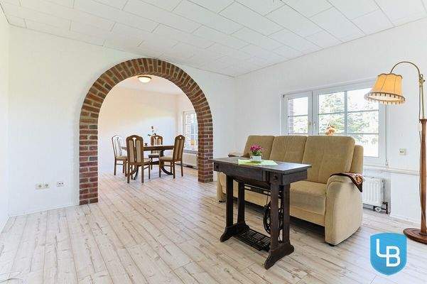 Lichtdurchflutetes Wohnzimmer...