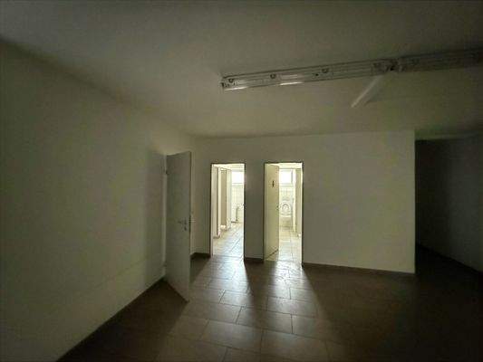 Untergeschoss Flur zu WC-Anlagen