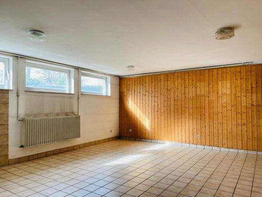 Gepflegter Kellerraum unter dem Anbau