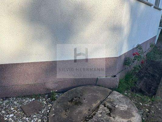 Sockelschäden am Anbau